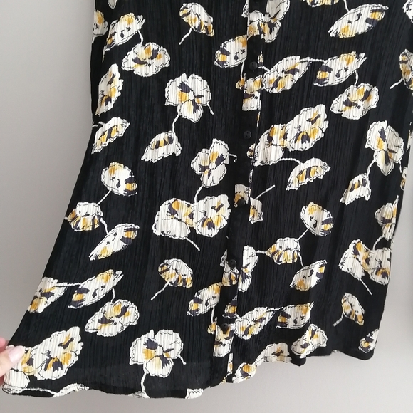 Ba&Sh Una Plisse Pleated Floral Button Up Black w Cream Yellow Flowers XS - Picture 7 of 16